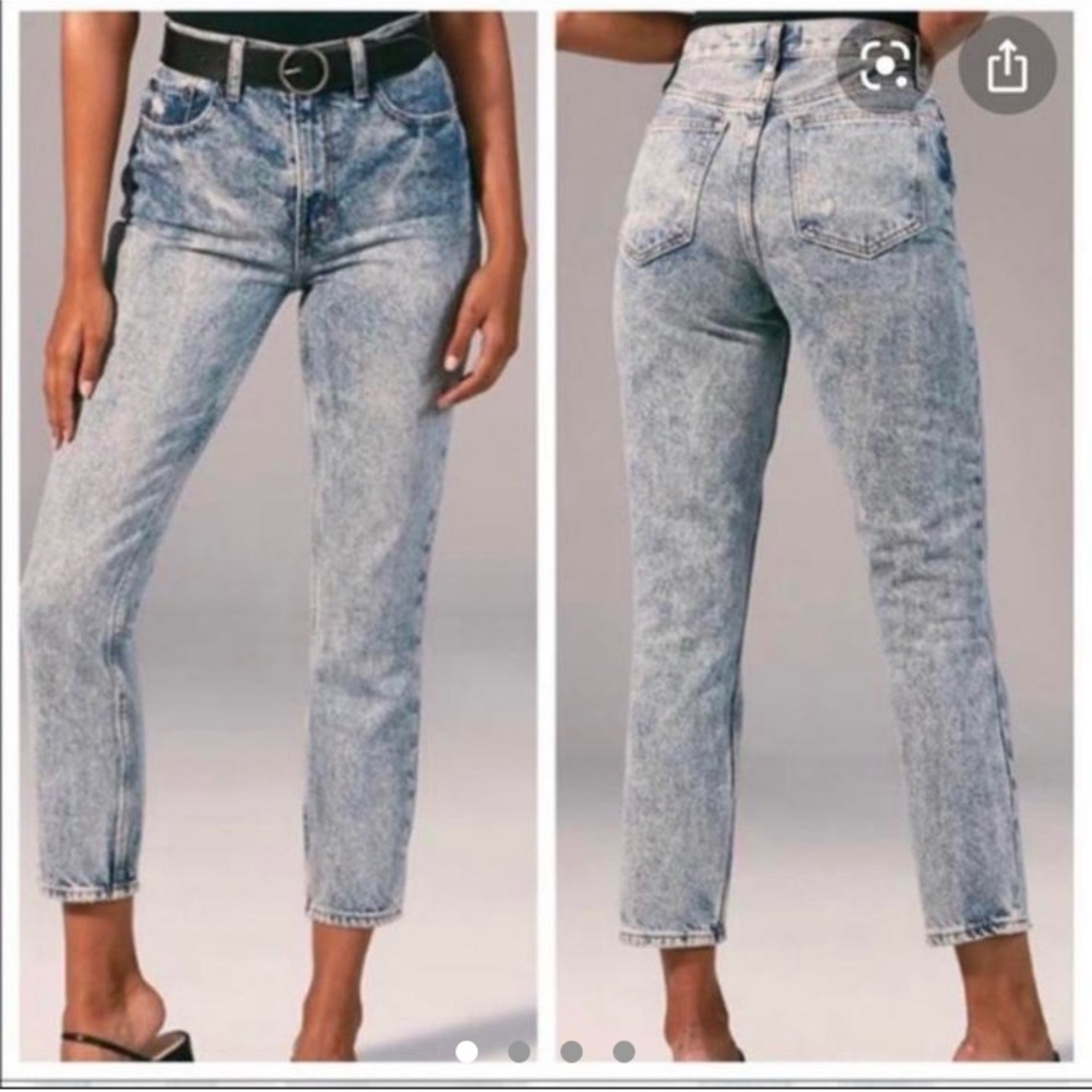 Abercrombie and Fitch High-rise mom Jean in Acid Wash